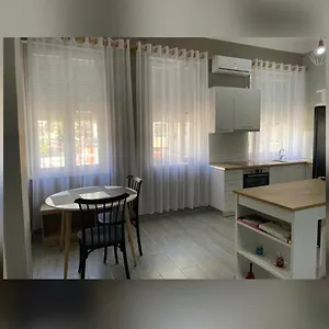 https://new-new-bazaar.hotels-in-tirana.com