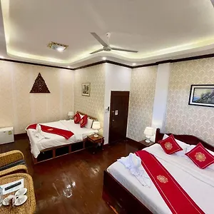 https://villa-phathana.hotelsluangprabang.com
