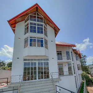 https://villa-moon-light-nuwara-eliya.kandyhotelsnow.com