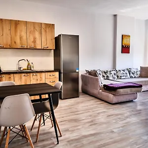 https://kalpazo-home-rental.hotels-in-tirana.com
