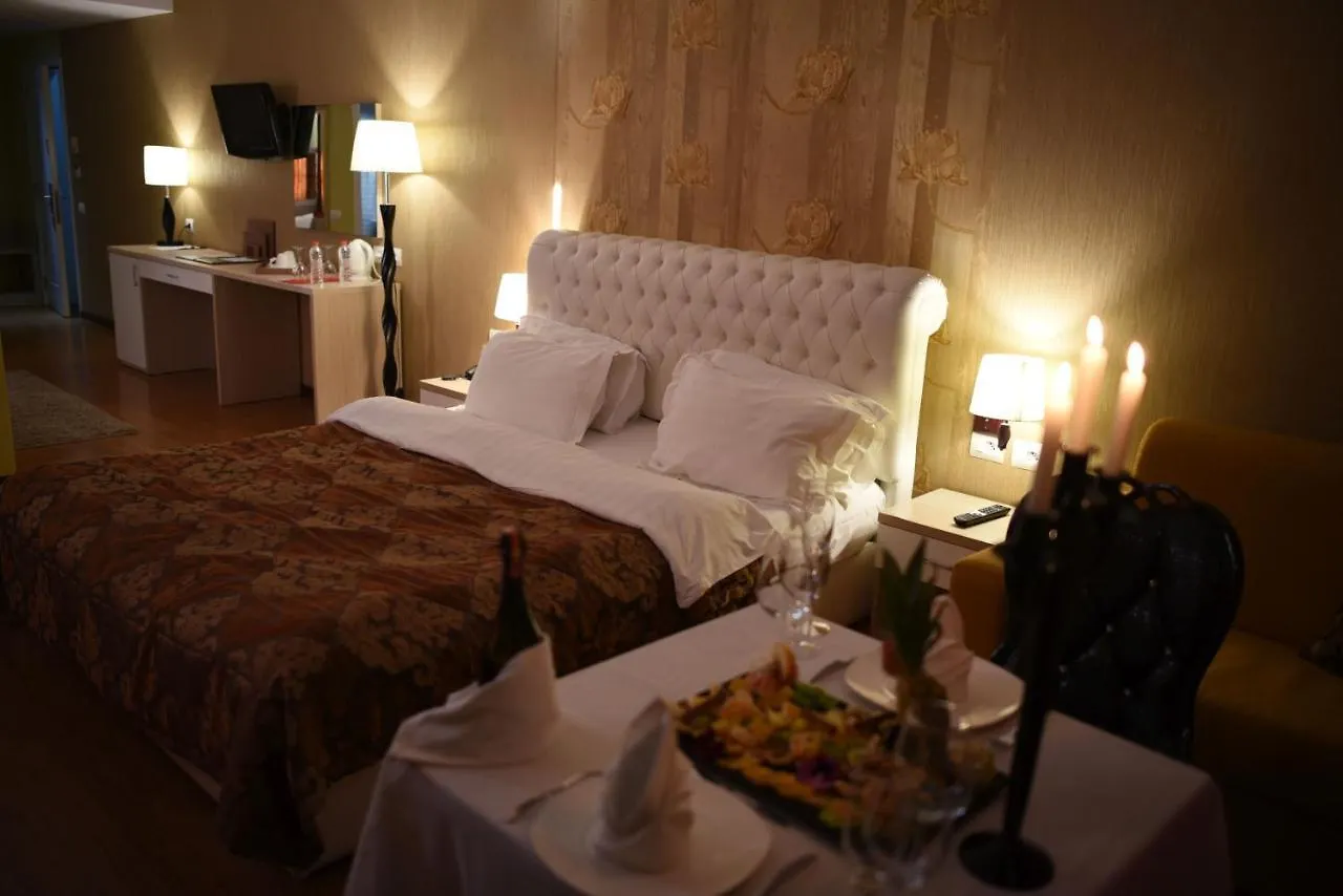 Hotel Bleart Shkallnur Albânia